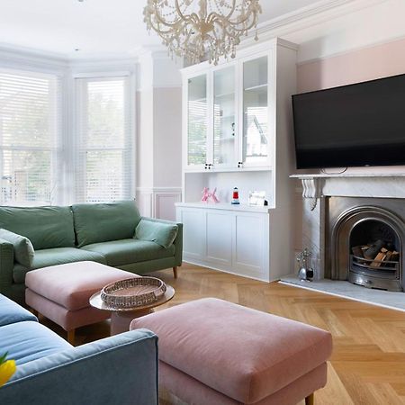 Вилла Dream House London With Gym, Cinema And Housekeeper Илинг Экстерьер фото