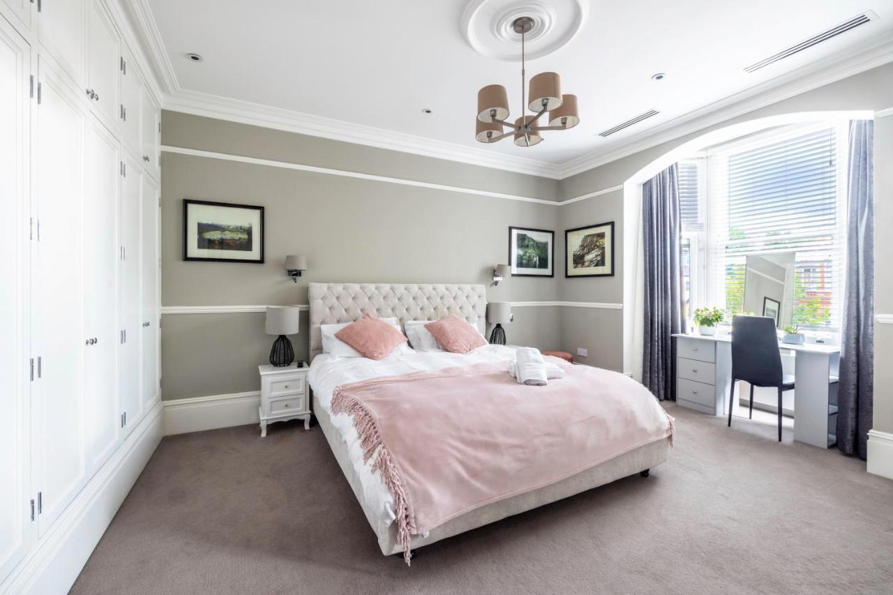 Вилла Dream House London With Gym, Cinema And Housekeeper Илинг Экстерьер фото