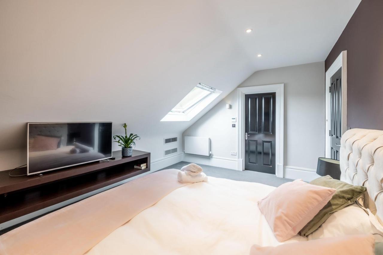 Вилла Dream House London With Gym, Cinema And Housekeeper Илинг Экстерьер фото