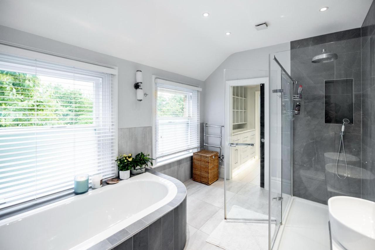 Вилла Dream House London With Gym, Cinema And Housekeeper Илинг Экстерьер фото