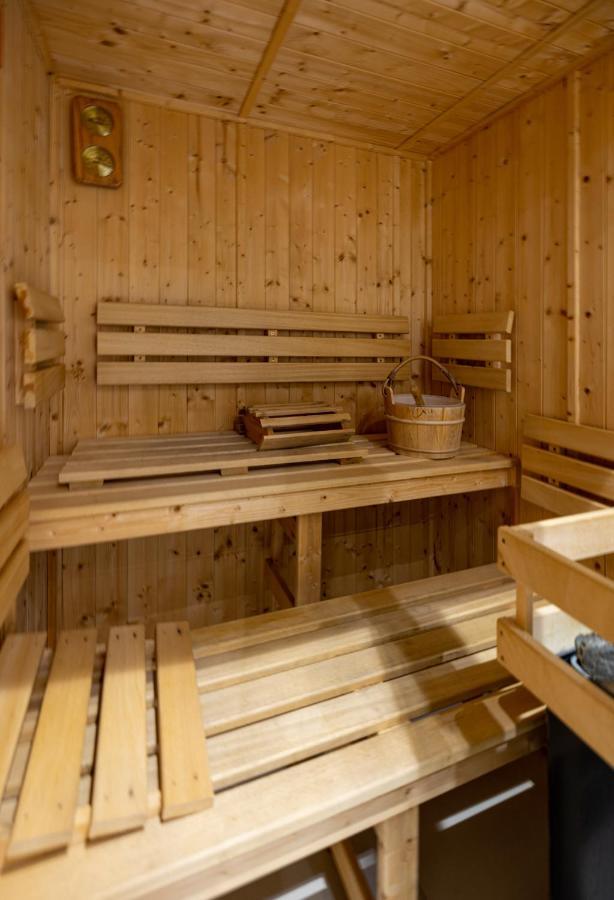 Вилла Dream House London With Gym, Cinema And Housekeeper Илинг Экстерьер фото